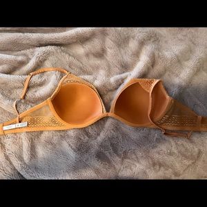 Victoria’s Secret bra lightly lined size 36Dnew without tags